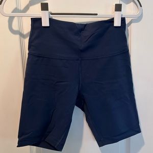 LuluLemon Navy High Waisted 8” Biker Shorts 💙💙💙